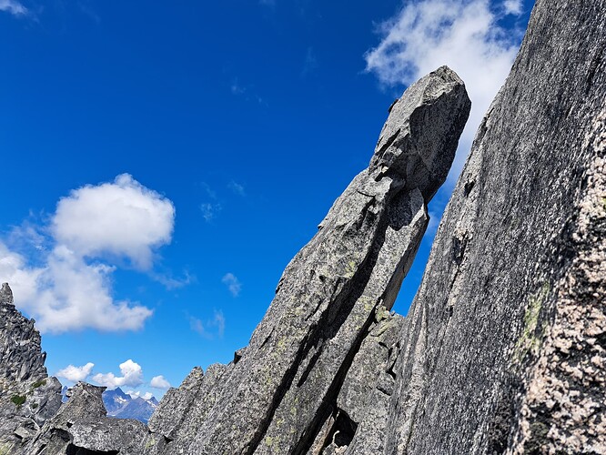 Side view of the pillar. As Kobus Barnard writes, it's not a place to linger when the earthquake forecast is high!