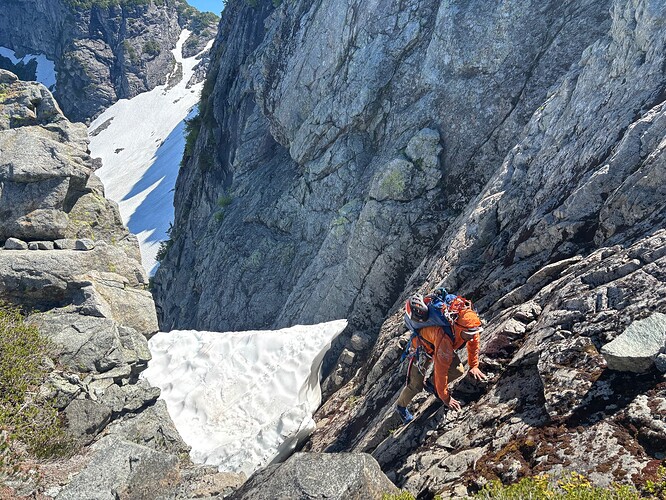 Bit of steep scrambling at the top of the finger